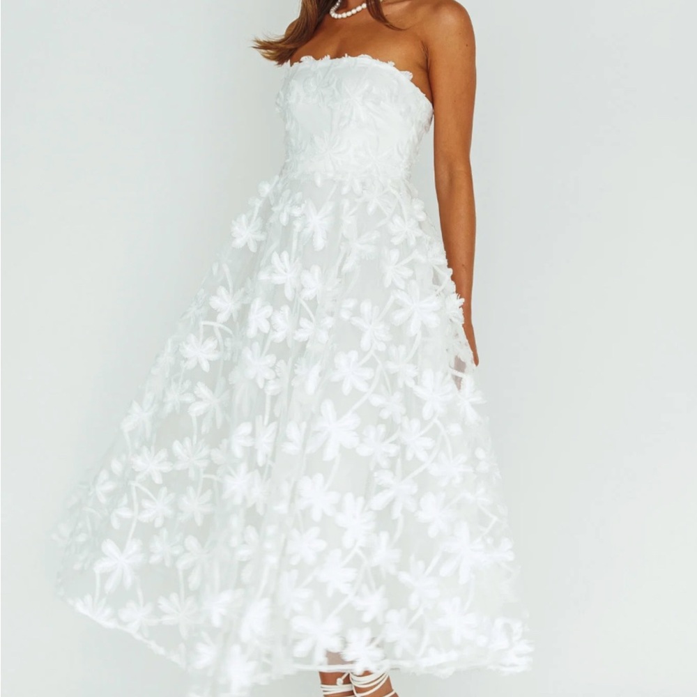 Selfie Leslie Strapless White Floral Dress